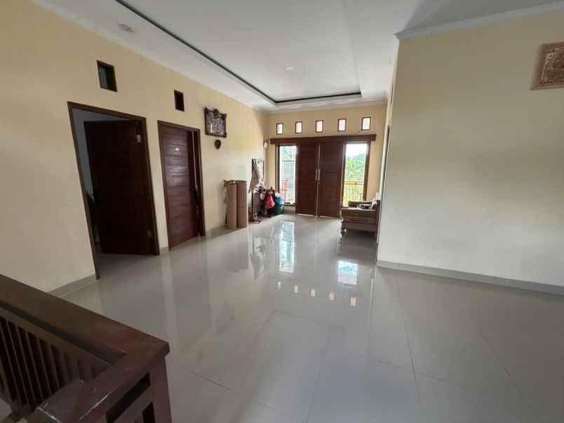 dijual rumah pasekan abiantuwung