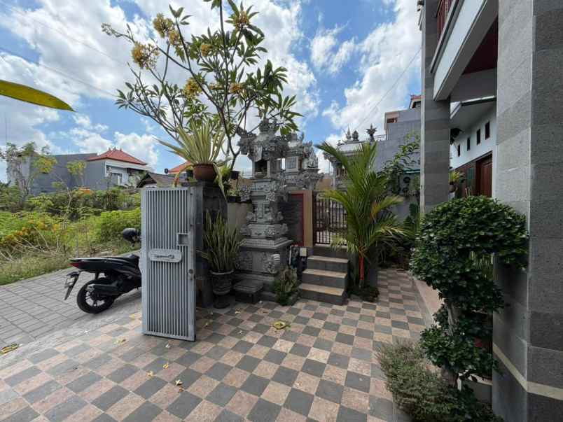 dijual rumah pasekan abiantuwung