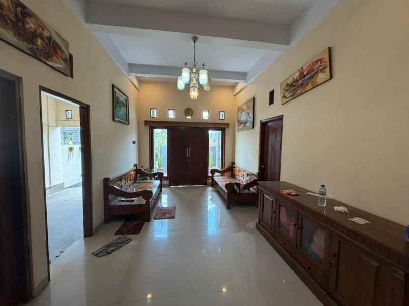 dijual rumah pasekan abiantuwung