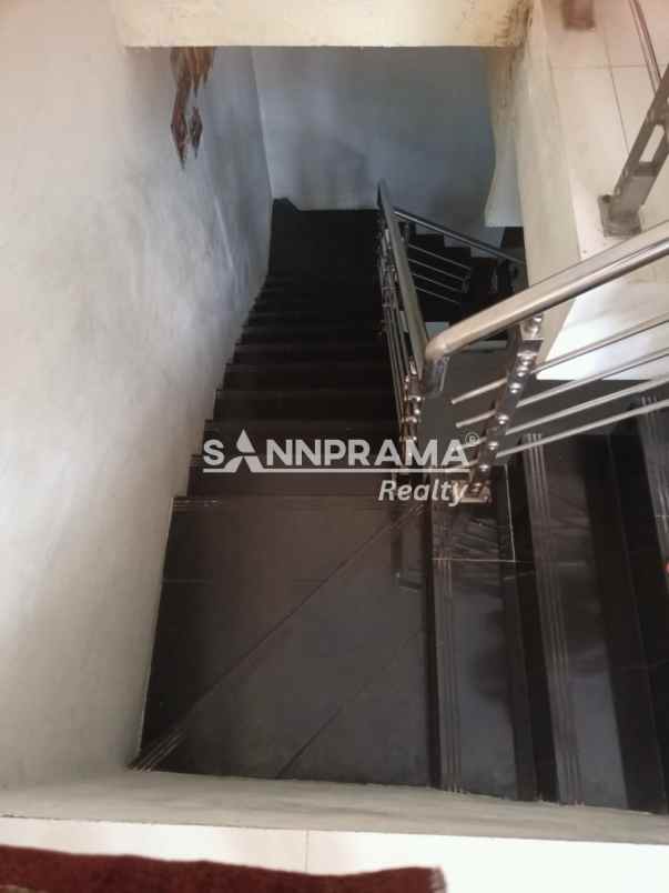 dijual rumah pelawad