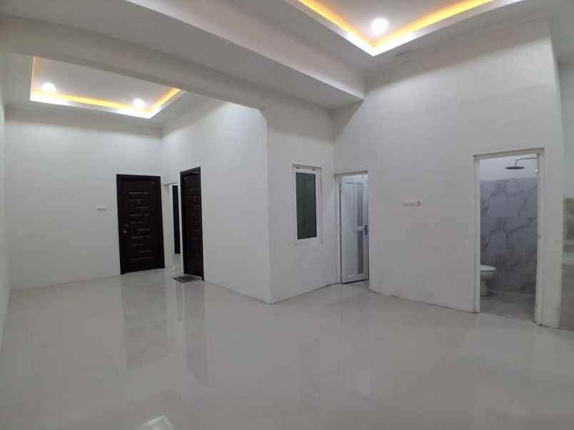 dijual rumah perum pesona asri