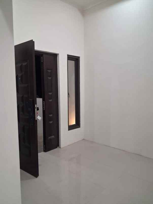 dijual rumah perum pesona asri