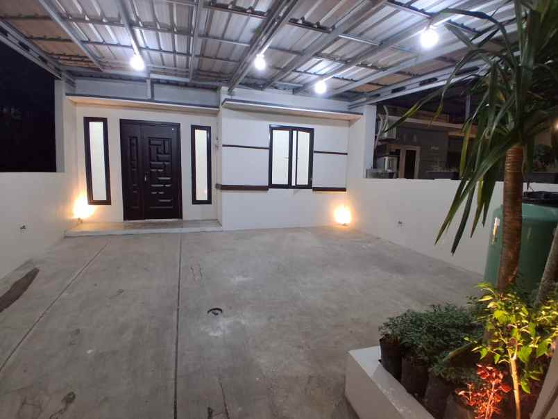 dijual rumah perum pesona asri