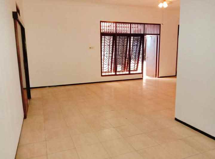 dijual rumah perum vila aster