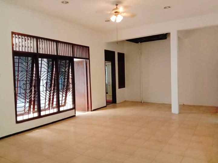 dijual rumah perum vila aster