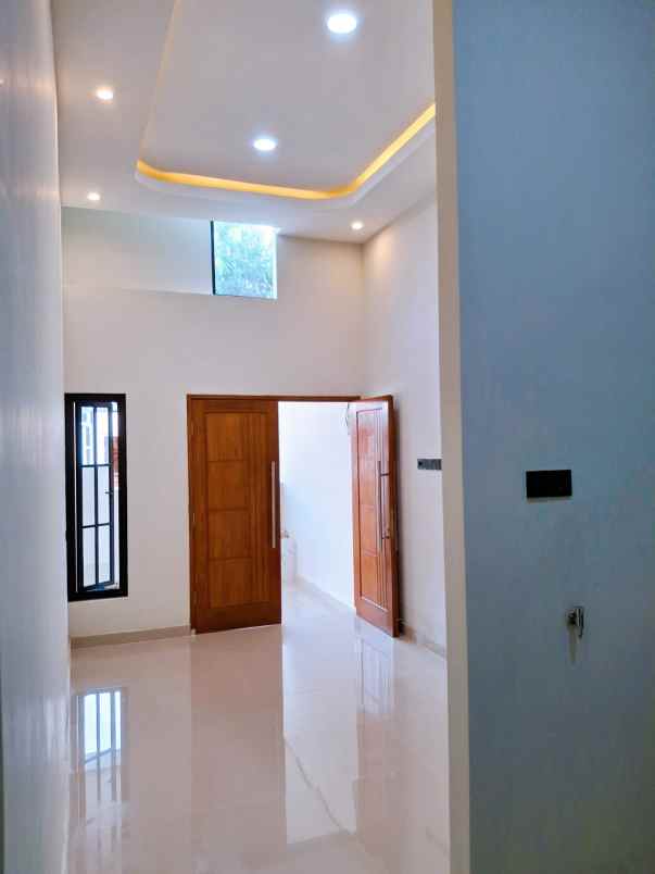 dijual rumah perumahan graha indah