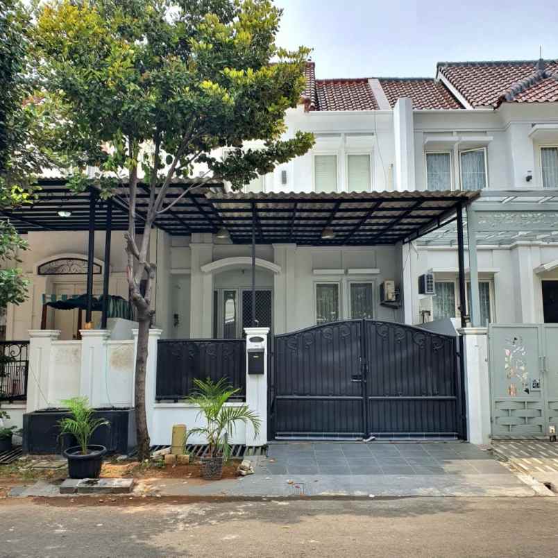 dijual rumah perumahan the royal