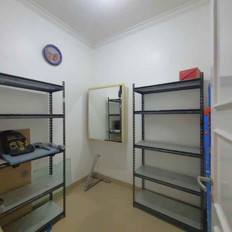 dijual rumah perumahan the royal