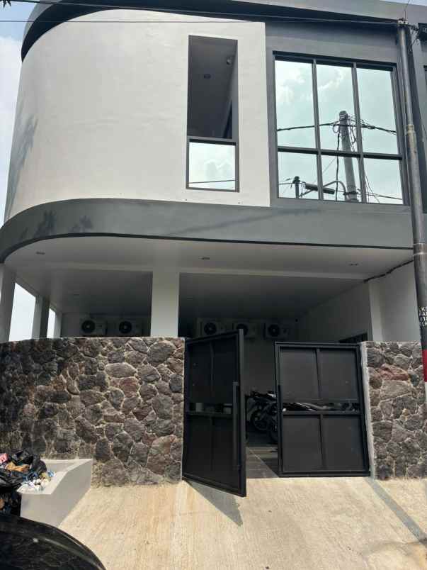 dijual rumah perumahan wiyung