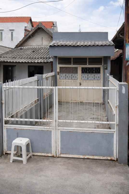 dijual rumah petemon stragetis