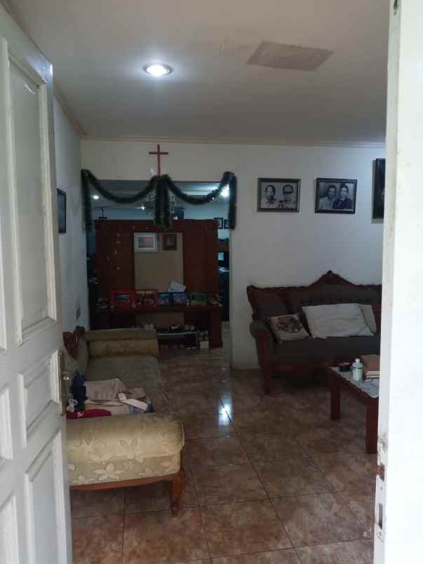 dijual rumah pisangan