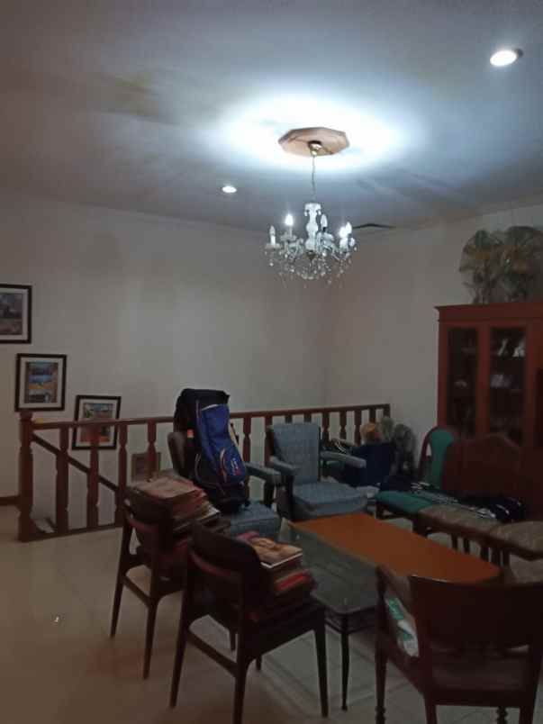 dijual rumah pisangan