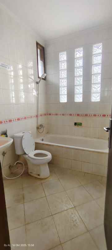 dijual rumah pondok aren tangerang selatan