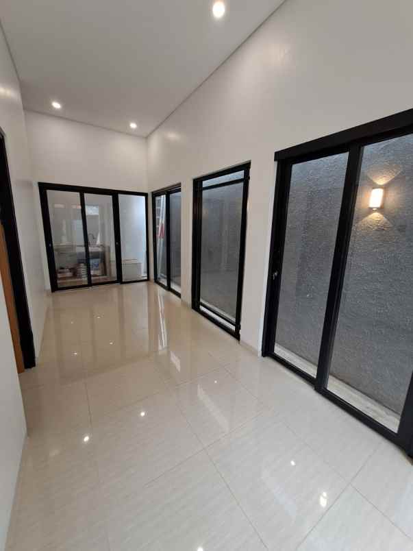 dijual rumah pondok jaya