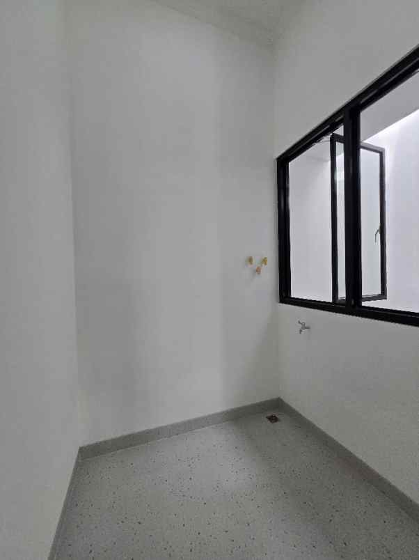 dijual rumah pondok kelapa