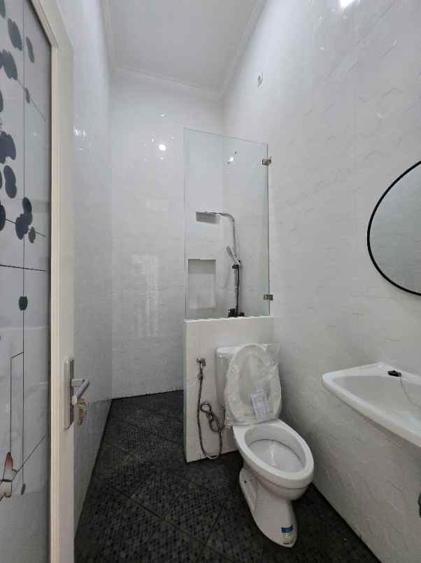 dijual rumah pondok kelapa