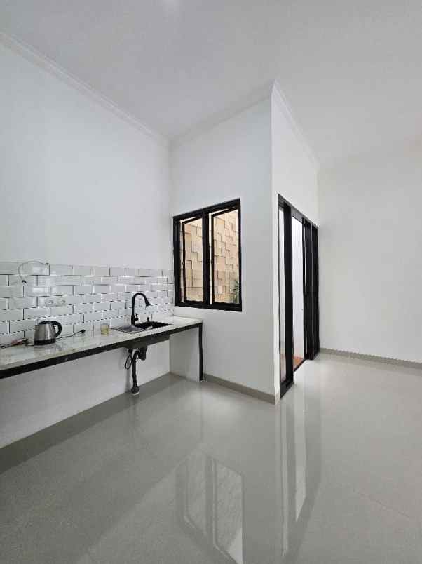 dijual rumah pondok kelapa