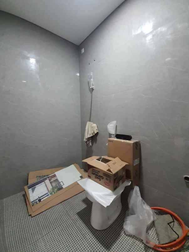 dijual rumah pondok labu