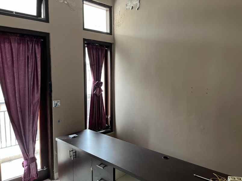 dijual rumah pondok permai dekat kfc