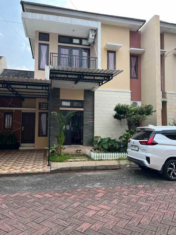 dijual rumah pondok permai dekat kfc