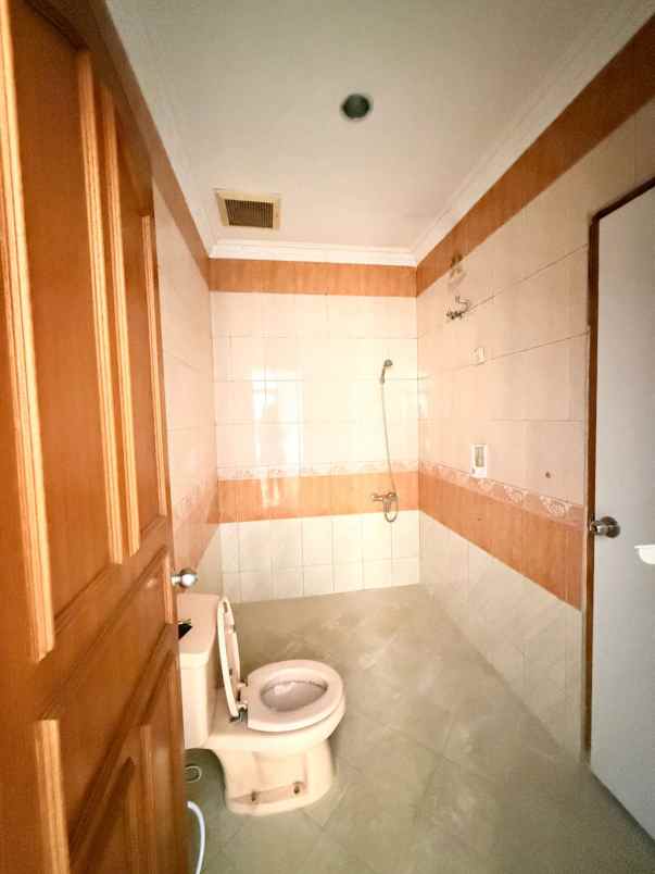 dijual rumah pulomas pulo gadung