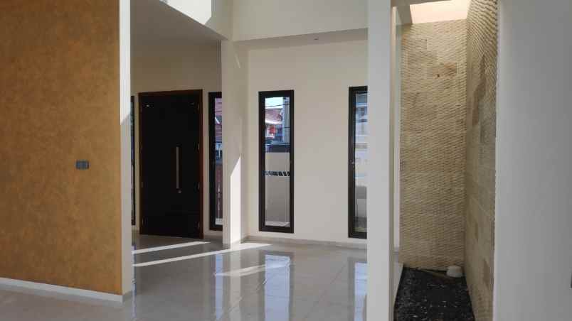 dijual rumah puri anjasmoro