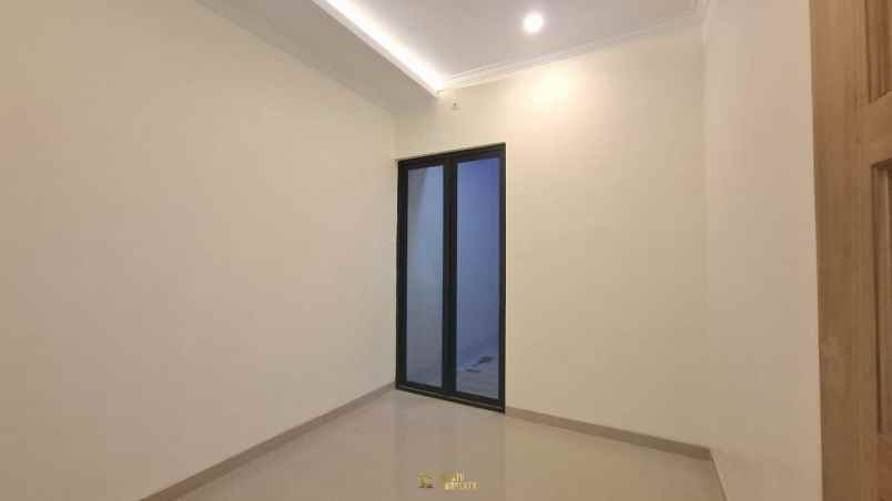 dijual rumah purwomartani