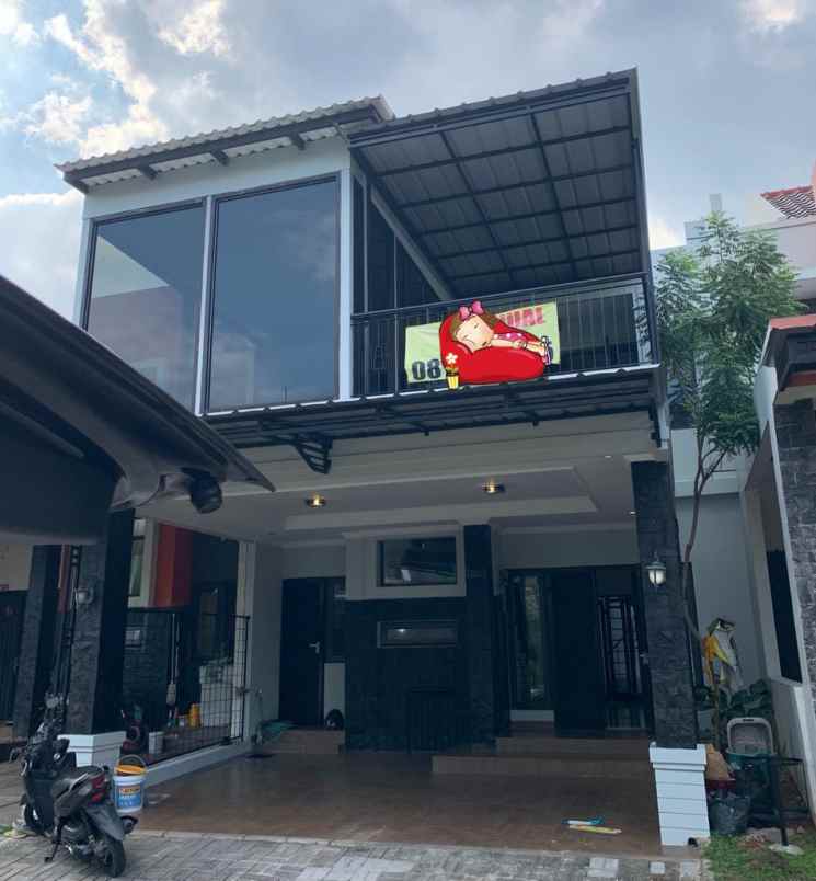 Dijual Cepat Rumah Cantik 2lt Dalam Komplek Raffles Hills Cibubur