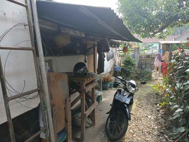 dijual rumah rampal celaket