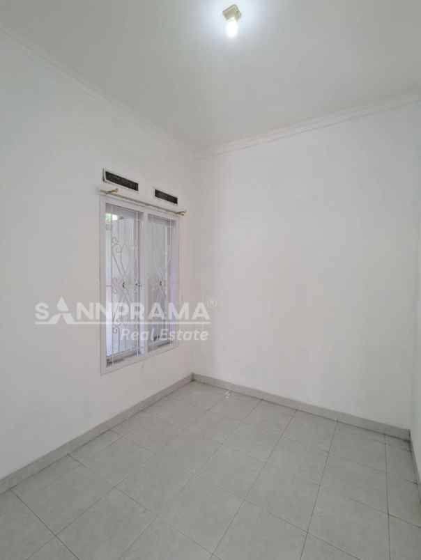 dijual rumah ratu jaya cipayung depok