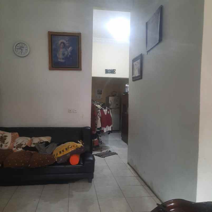 dijual rumah rawalumbu