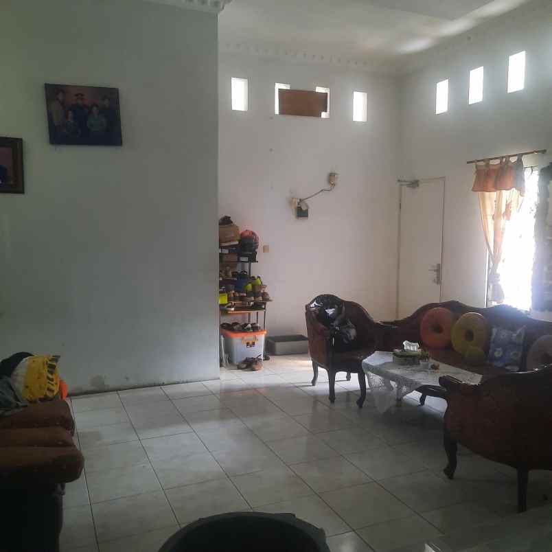 dijual rumah rawalumbu