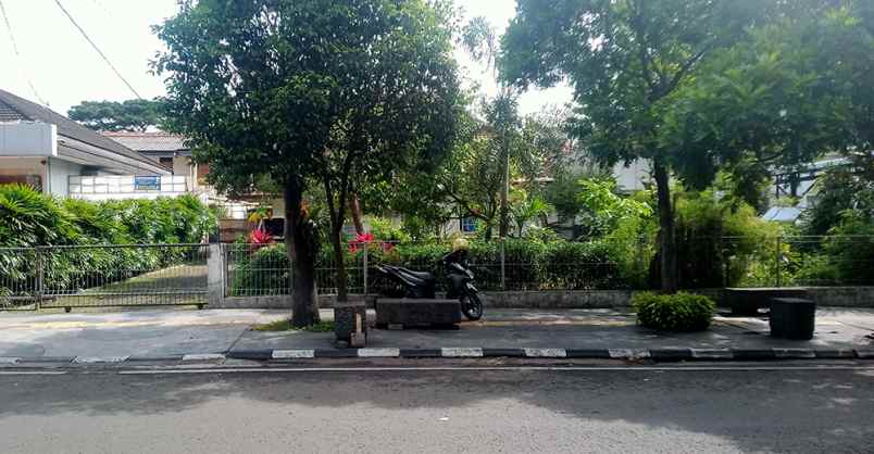 dijual rumah riau martadinata