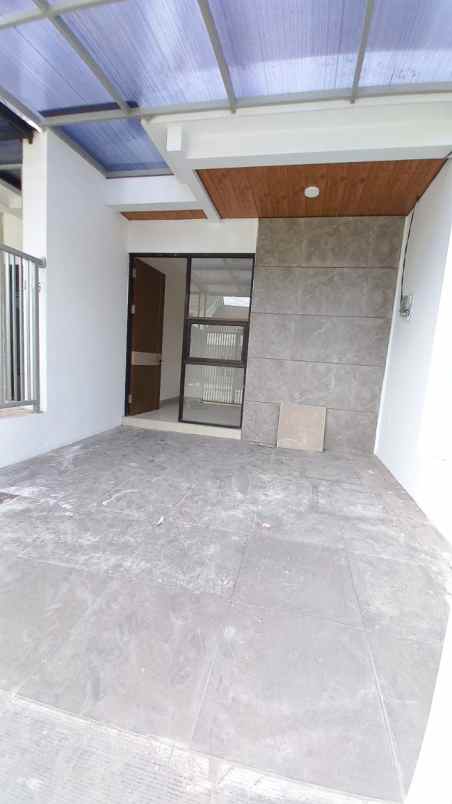 dijual rumah royal paka rungkut