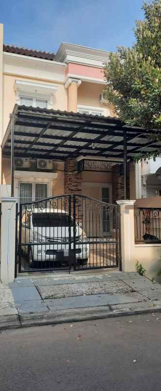 dijual rumah royal residence