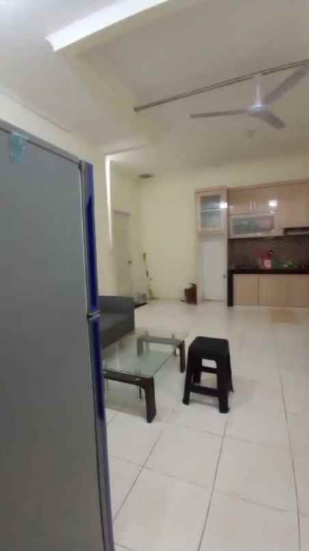 dijual rumah royal residence