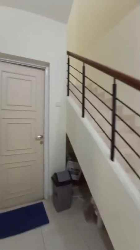 dijual rumah royal residence