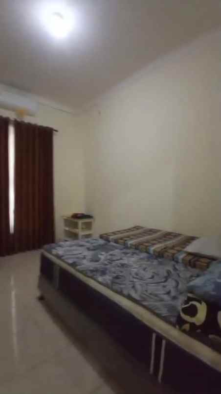 dijual rumah royal residence