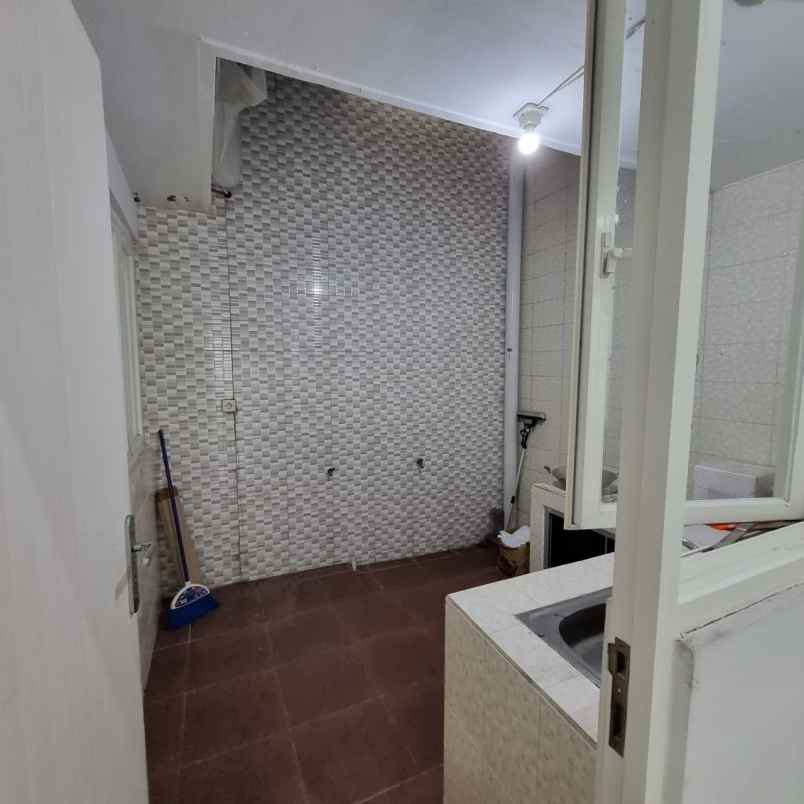 dijual rumah rumah wisata semanggi