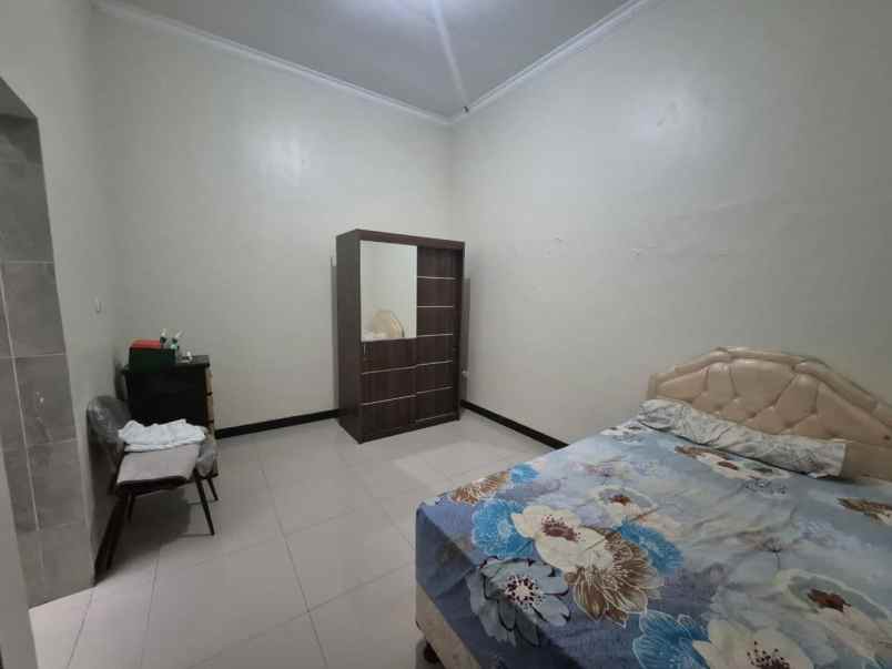 dijual rumah rungkut