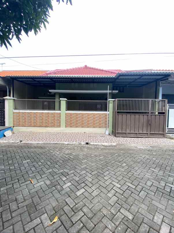dijual rumah rungkut