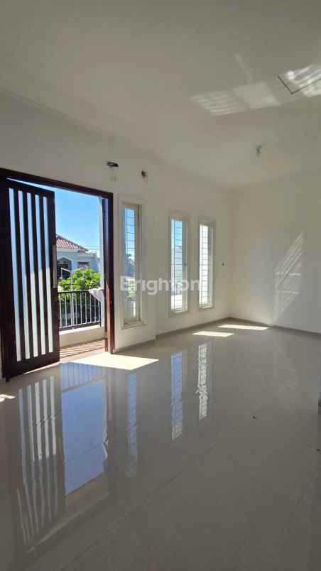 dijual rumah rungkut