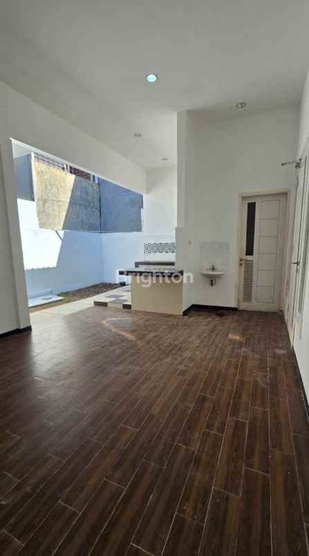 dijual rumah rungkut