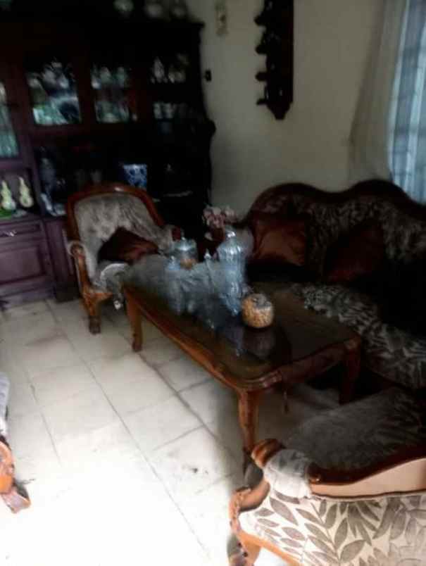 dijual rumah rwasari barat cempaka putih
