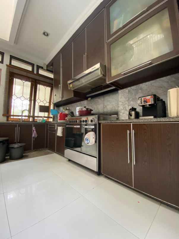 dijual rumah salihara