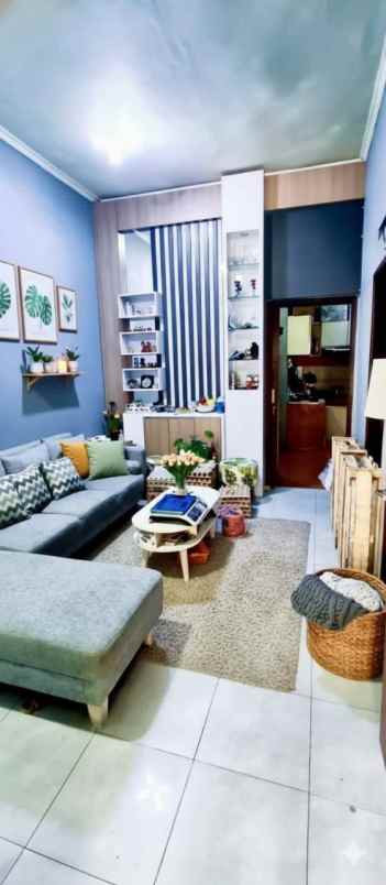 dijual rumah sariwangi