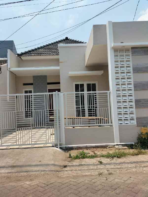 Rumah Bangunan Baru Lokasi Jl Danau Sentani Sawojajar 1 Kota Malang