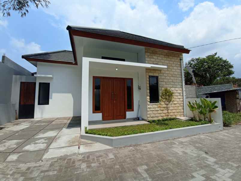 dijual rumah seboran sidoarum godean