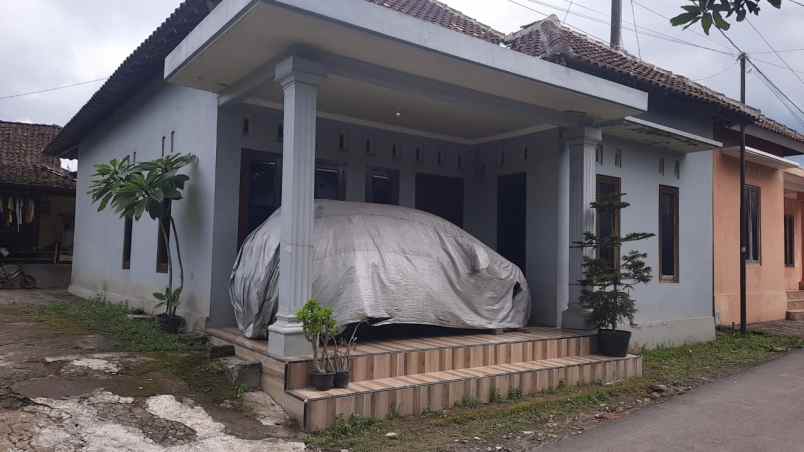 dijual rumah second kota manisrenggo
