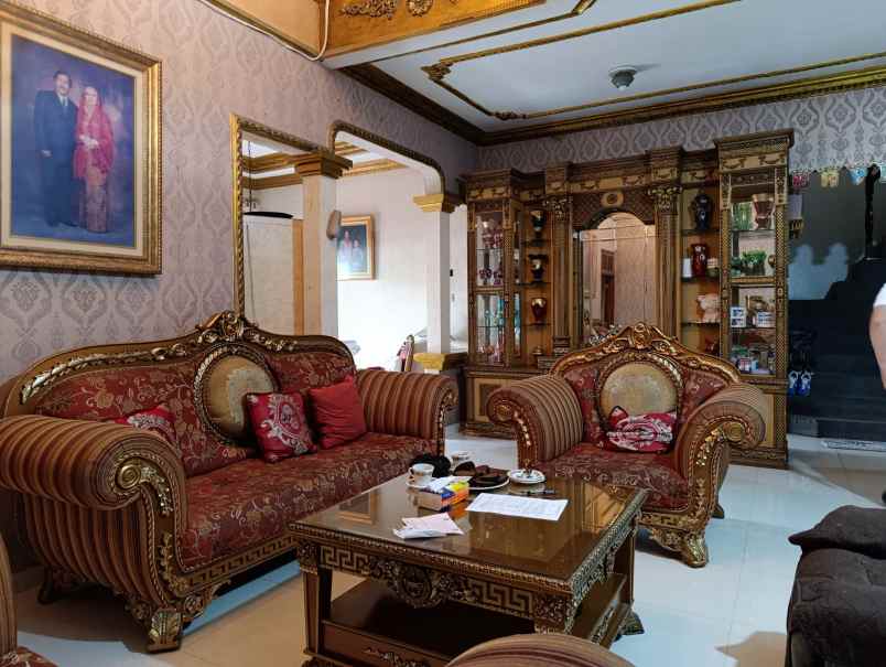 dijual rumah second siap huni full furnished